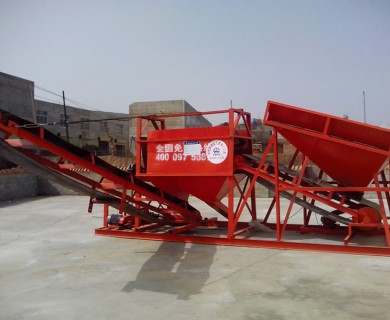 中鐵四局寶蘭客專洗石機現(xiàn)場